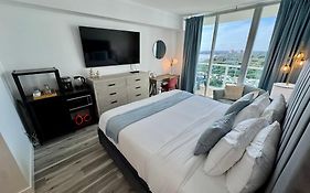 Balcony Ocean View ! Pool - Wifi - Gym - Parking